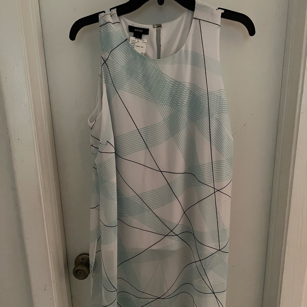 Alfa I size 8 geometrical styled dress